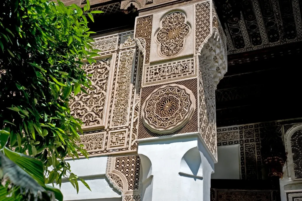 Visite Saadian Tombs with a privete driver 